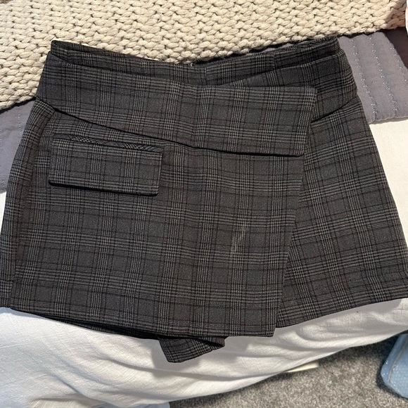 F21 skort - Picture 2 of 3